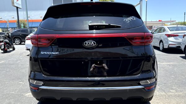 KIA SPORTAGE	LX SPORT UTILITY 4D 2022 (3942B) - Imagen 5