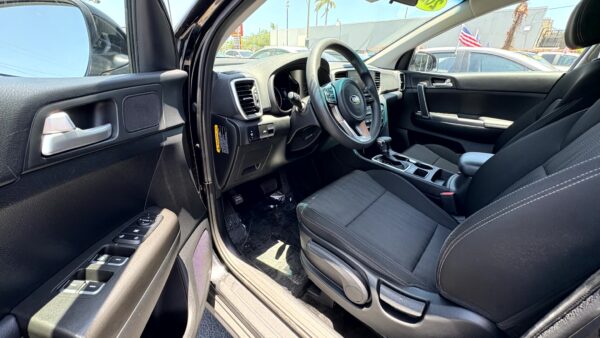 KIA SPORTAGE	LX SPORT UTILITY 4D 2022 (3942B) - Imagen 6