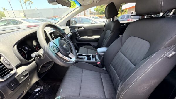 KIA SPORTAGE	LX SPORT UTILITY 4D 2022 (3942B) - Imagen 8