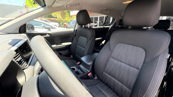 KIA SPORTAGE	LX SPORT UTILITY 4D 2022 (3942B) - Imagen 9