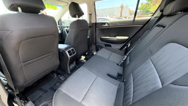 KIA SPORTAGE	LX SPORT UTILITY 4D 2022 (3942B) - Imagen 12