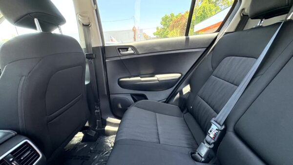 KIA SPORTAGE	LX SPORT UTILITY 4D 2022 (3942B) - Imagen 13
