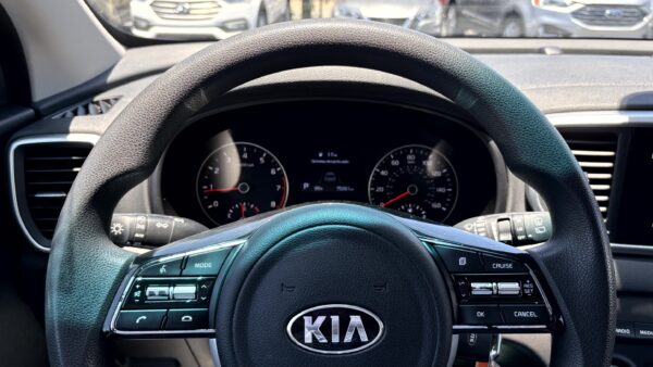 KIA SPORTAGE	LX SPORT UTILITY 4D 2022 (3942B) - Imagen 27