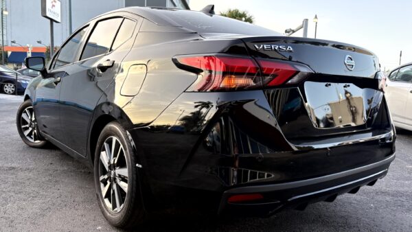 NISSAN VERSA SV 2021 (3910B) - Imagen 6