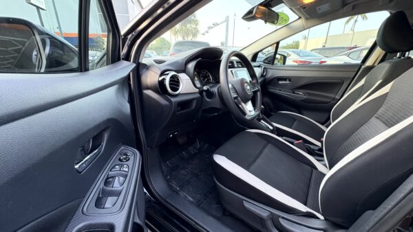 NISSAN VERSA SV 2021 (3910B) - Imagen 9