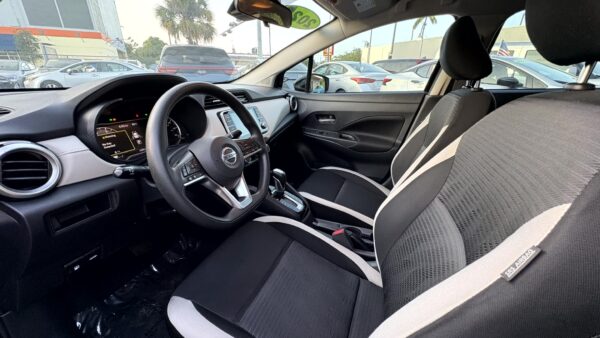 NISSAN VERSA SV 2021 (3910B) - Imagen 11