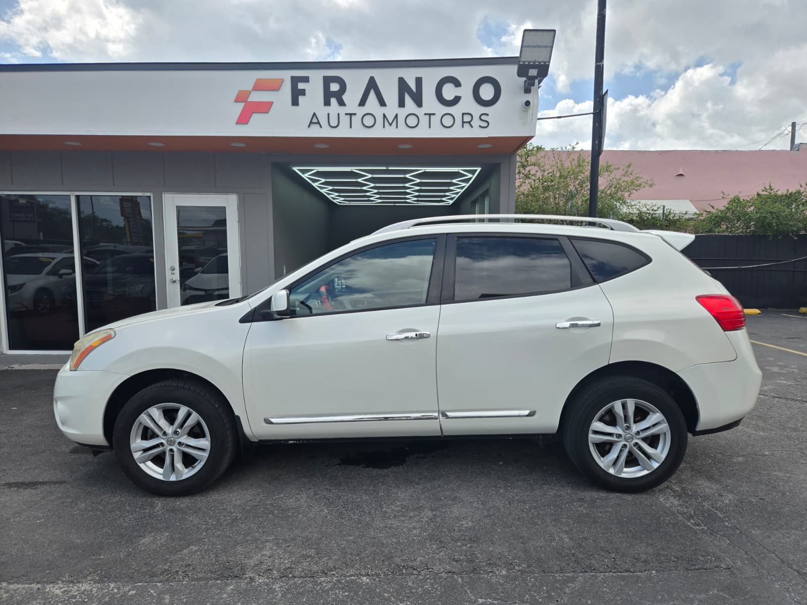 Nissan Rogue S 2013 (4068B)