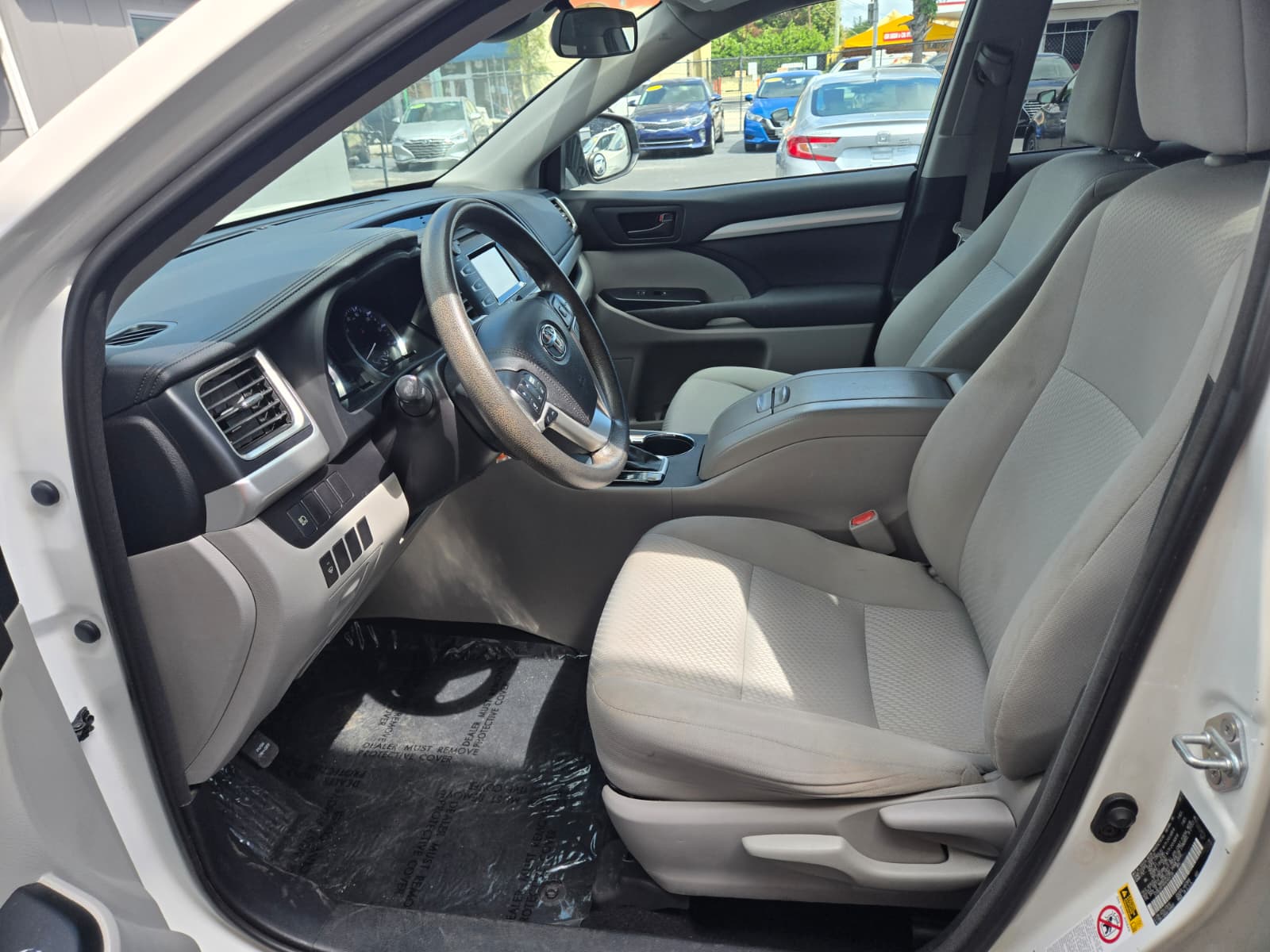 Toyota Highlander LE 2017 (4086) - Imagen 8