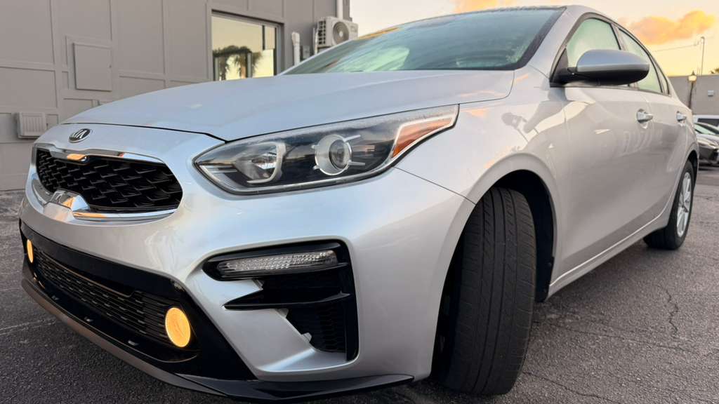 2020 Kia Forte LXS AT's photo