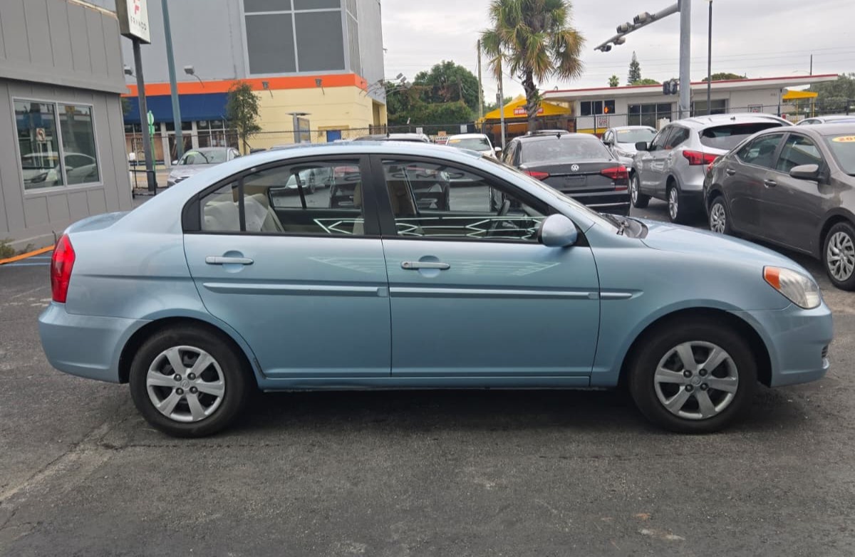 Hyundai Accent GLS Sedan 2009 (4024) - Imagen 4