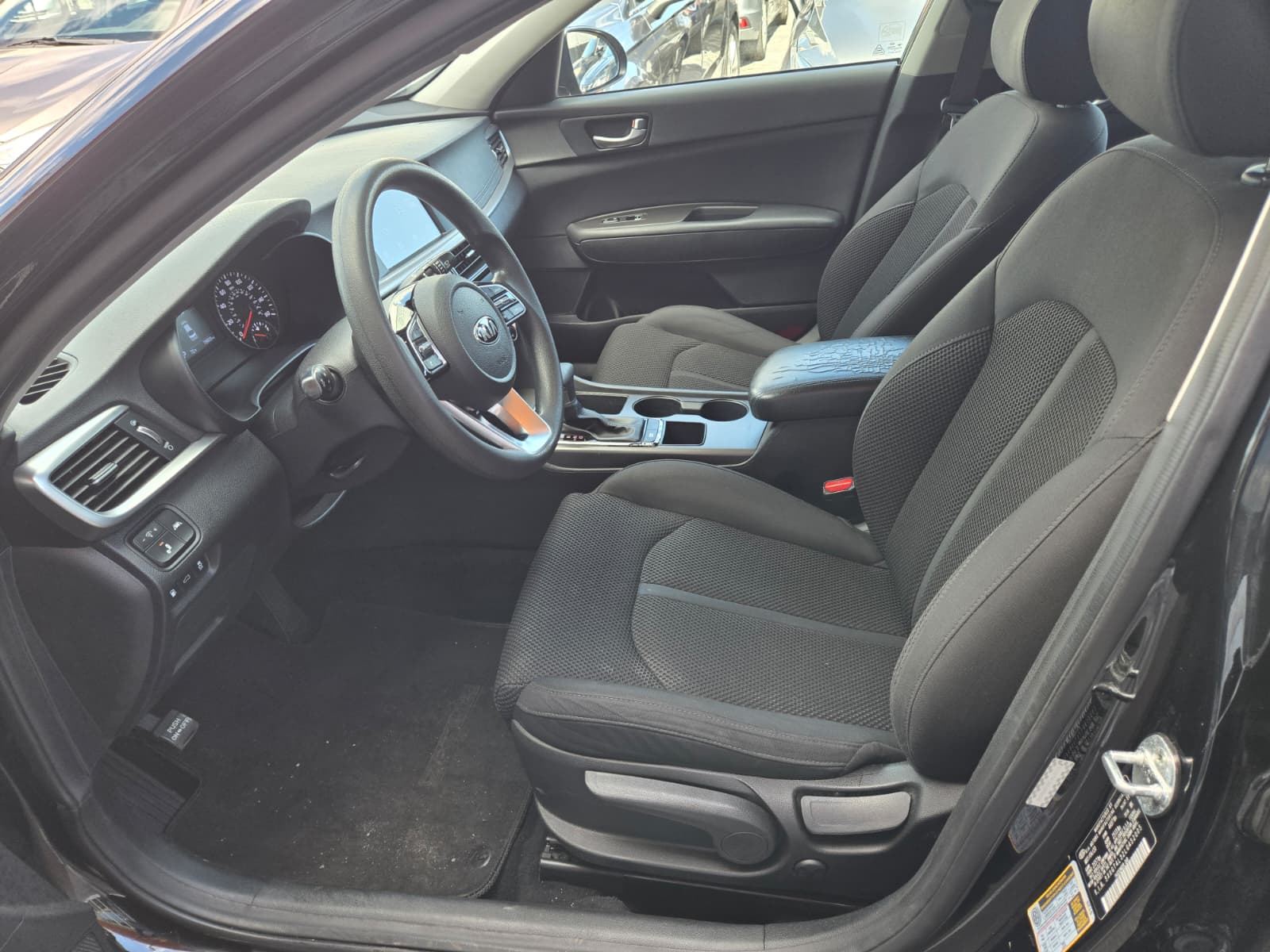 KIA Optima LX 2020 (4049B) - Imagen 11