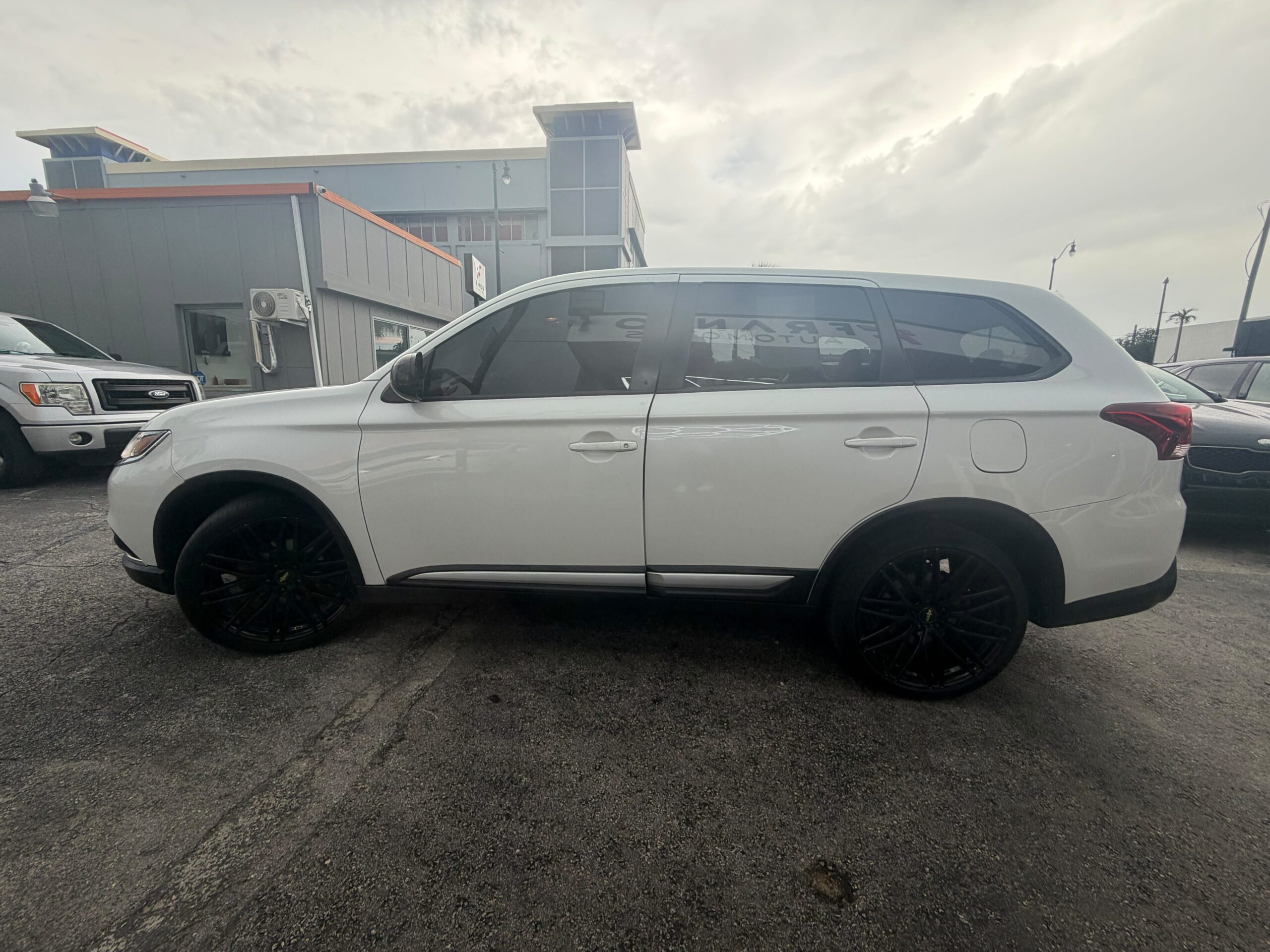 MITSUBISHI OUTLANDER 2019 (4138) - Imagen 5