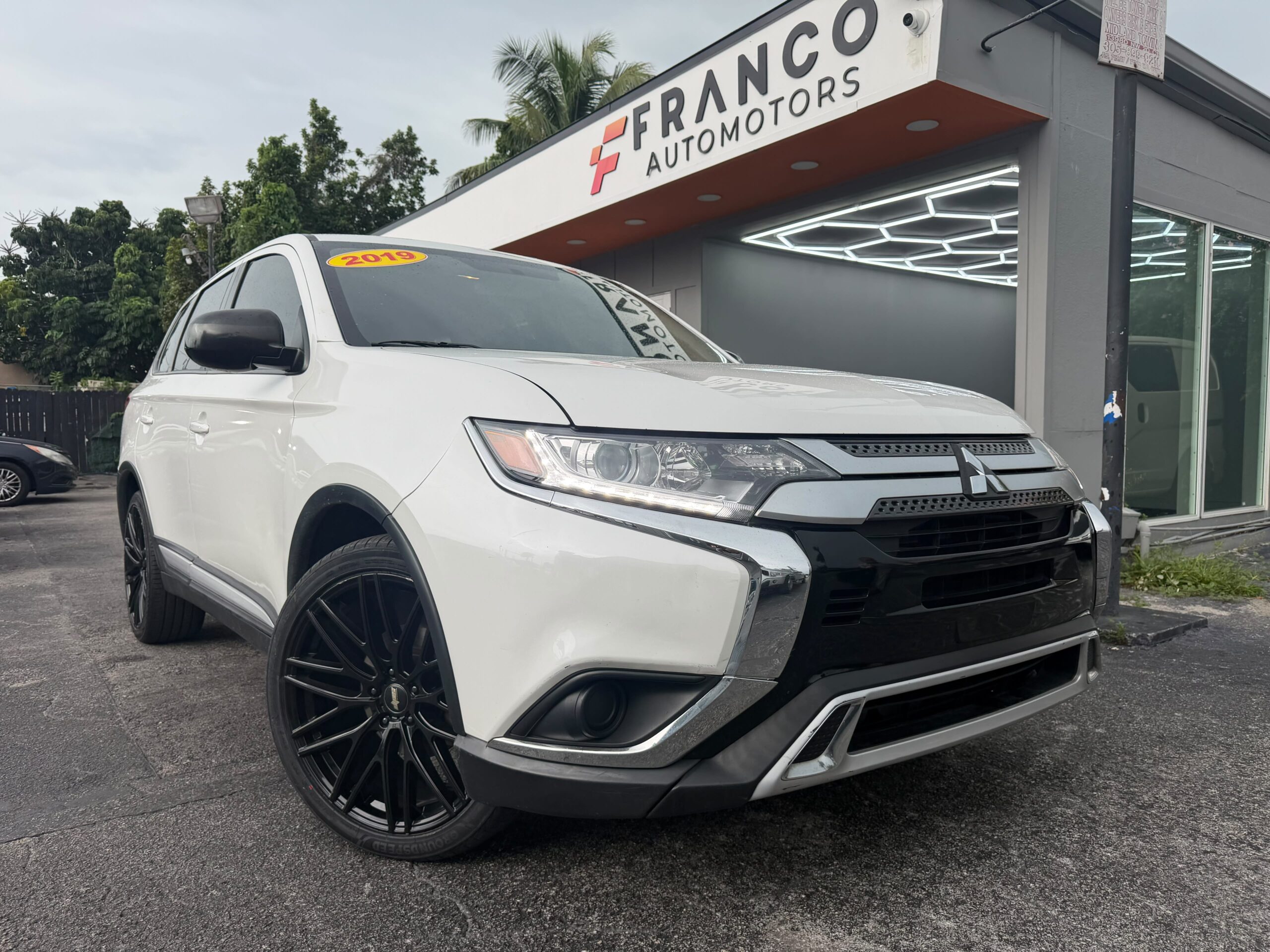MITSUBISHI OUTLANDER 2019 (4138) - Imagen 2